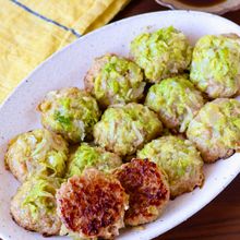 メイン食材3つ!皮を使わずに簡単【白菜の焼き焼売】