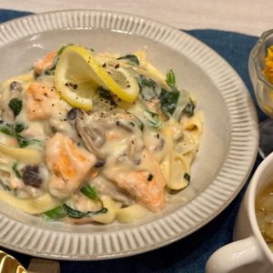 すじのこの作ってみた!投稿(【鮭ときのこのクリームパスタ】おうちで簡単カフェごはん♪)