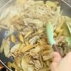 味が染み染み♪【豚肉とごぼうのしぐれ煮】の工程4