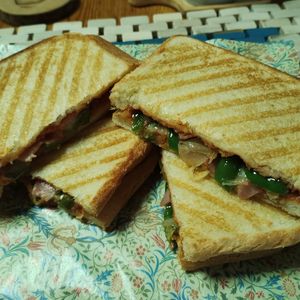 M＊Pの作ってみた!投稿(昭和のピザトースト風ホットサンド)