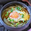 【新玉ねぎの巣ごもり卵】すき焼きのたれで簡単