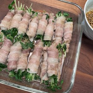 フミの作ってみた!投稿(【豆苗の豚バラ巻きレンジ蒸し】タレも絶品♡お手軽おかず♬︎)