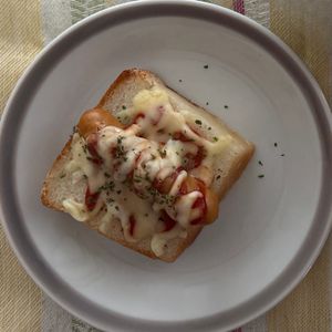 ゆるグル子の作ってみた!投稿(【食パン1枚で4個できる節約トースト】
節約チーズドッグ)