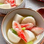 寒い日に♪レンジで簡単【かぶとかにかまのとろみあんスープ】