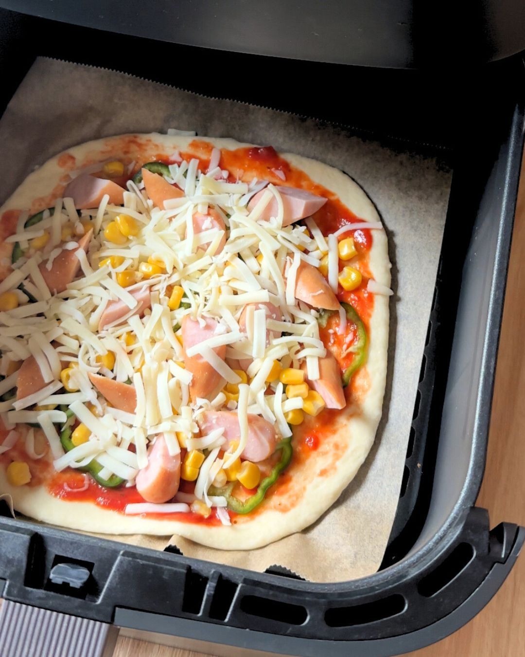 ノンフライヤーで焼き上げる！子どもが喜ぶおうちピザ♪ | レシピ