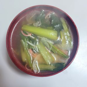 ふうかの作ってみた!投稿(すぐ完成✨『小松菜とカニカマのスープ』)