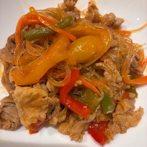 イトマルの作ってみた!投稿(【戻し不要！革命的な味】フライパン1つ豚こま肉のチャプチェ)