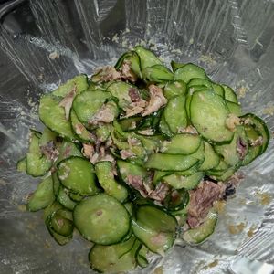 鶏皮坊主の作ってみた!投稿(サバ缶ときゅうりのごまマヨサラダ【#簡単 #節約 #時短】)