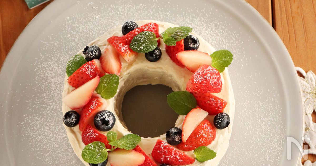 バウムクーヘンで作る！いちごのリースケーキ