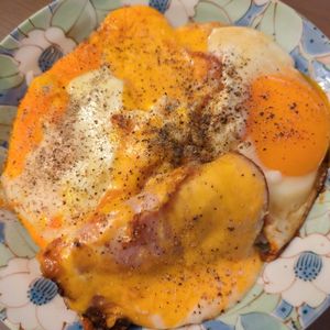 たりおの作ってみた!投稿(【究極ズボラ丼】包丁なし！5分でできる『ハムチーズエッグ丼』)
