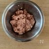 ソースいらず《にんにくねぎ塩♡ピーマンの肉詰め》の工程1