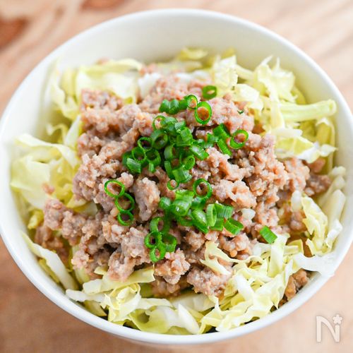 キャベツをたっぷり食べよう！火を使わない！肉みそキャベツ丼