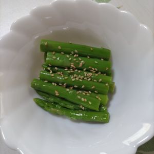 KUMIKOの作ってみた!投稿(アスパラ白だしわさび漬け『作りやすいのにめちゃ旨♪』)