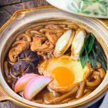 名古屋名物!心も体も温まる 味噌煮込みうどん