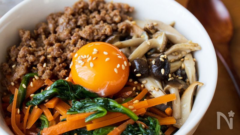 きのこたっぷり ビビンバ丼 肉そぼろ 栄養満点 By Tomoko レシピサイト Nadia ナディア プロの料理家のおいしいレシピ
