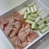 ごはんがすすむ【鶏むね肉と白ねぎの甘辛照り焼き】の下準備