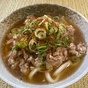 楽ラク手抜キッチン🐶🐾の作ってみた!投稿(レンジで簡単！新玉ねぎ入り肉うどん)