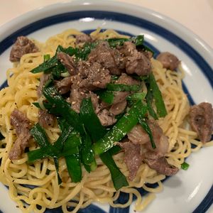 ぐ〜たら子の作ってみた!投稿(レンジで豚ニラ塩焼きそば)