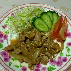 maple cherryの作ってみた!投稿(たっぷり千切りキャベツと一緒に食べる♡『豚こま肉の生姜焼き』)