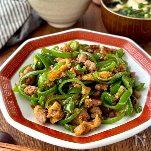 パパッと作れて大満足！ひき肉とお揚げの青椒肉絲