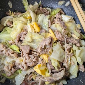 ひろみんmamaの作ってみた!投稿(【豚たまキャベツの旨塩炒め】キャベツ×卵でかさまし♪)