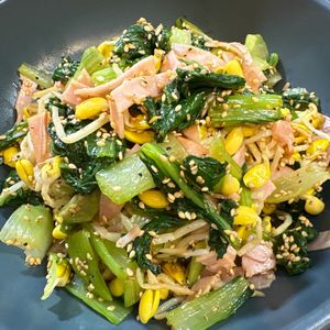楽ラク手抜キッチン🐶🐾の作ってみた!投稿(ごまたっぷり【青梗菜ともやしハムの中華和え】)