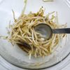 炒めたもやしとハムときゅうりの中華風サラダの工程3