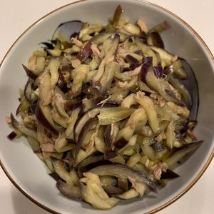 ぐ〜たら子の作ってみた!投稿(とろとろがたまらない『とろなすツナ和え』)