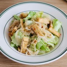 【新玉ねぎの油揚げサラダ】たんぱく質とボリュームちょい足し♩