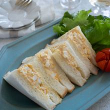 食べてびっくり!やみつきな美味しさ♪うに味噌卵サンド