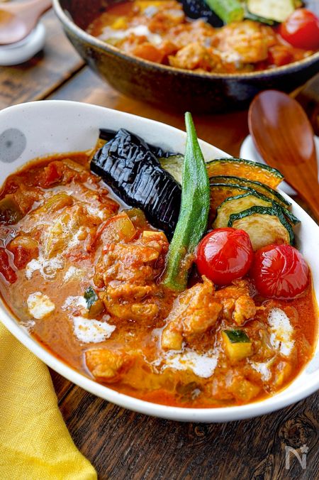 夏野菜のトマトチキンカレー煮
