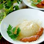 ストウブで丸ごと新玉ねぎの白味噌チーズスープ煮