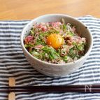 鯖味噌缶と香味野菜のどんぶり