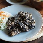 鶏むね肉のごま生姜蒸し【レンジで簡単！】