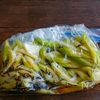 セロリの塩こんレモンサラダ漬けの工程2