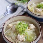 キャベツとえのきと鶏肉のあっさり塩スープ