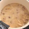 ほっこりコク旨♩しめじとじゃがいものコンソメ味噌スープの工程3