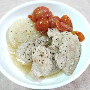 M＊Pの作ってみた!投稿(煮込み時間たったの5分♡豚肩ロースと新玉ねぎのコンソメ煮込み)