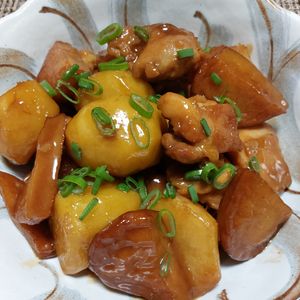 よっこの作ってみた!投稿(【男子喜ぶ！さつま揚げと鶏じゃがのうま煮】子供爆食い♡︎)