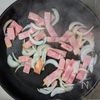 ほうれん草とベーコンのワンパンパスタ│生クリーム不要で濃厚♪の工程2