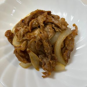 (・∀・)コロンの作ってみた!投稿(ごはんがすすむ♩豚肉とたっぷり玉ねぎのトンテキ風炒め)