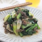 シャキシャキ感がたまらない！牛肉と小松菜のゴマめんつゆ炒め