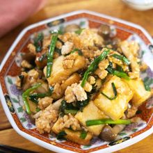 厚揚げとひき肉のニラ麻婆炒め