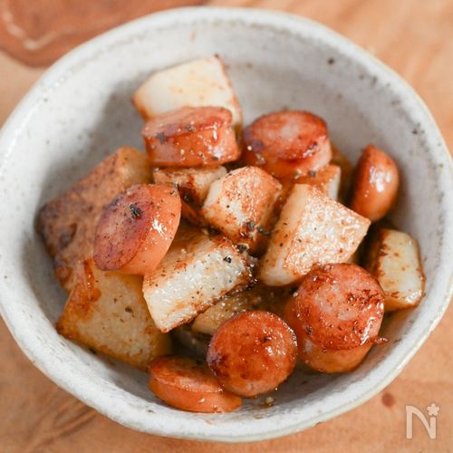 お弁当に!少量OK♪長芋とソーセージのめんつゆバター炒め