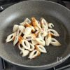 【包丁いらず】ちくわと卵の甘辛炒めの工程2