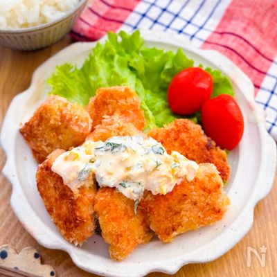 【大葉柚子タルタルがけ鮭フライ】さっぱりタルタルが美味しい！