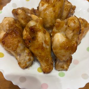 おいしーさーの作ってみた!投稿(ワンパン10分！【鶏手羽元の照り焼き】甘辛ジューシー♩)