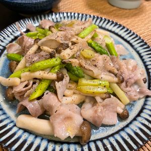 みっさキッチンの作ってみた!投稿(豚肉とアスパラのうま塩炒め〜レモンペッパー〜【#作り置き】)