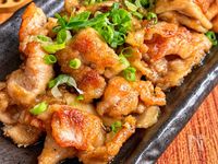 ガツンと旨い◎【豚こま舞茸のにんにく醤油炒め】