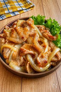 10分爆速おかず♪【豚こま玉ねぎのガーリックバター醤油炒め】